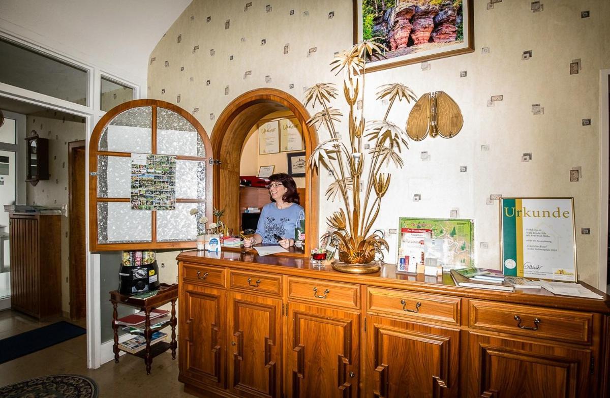 Villa Bruderfels, Garni Rodalben Buitenkant foto